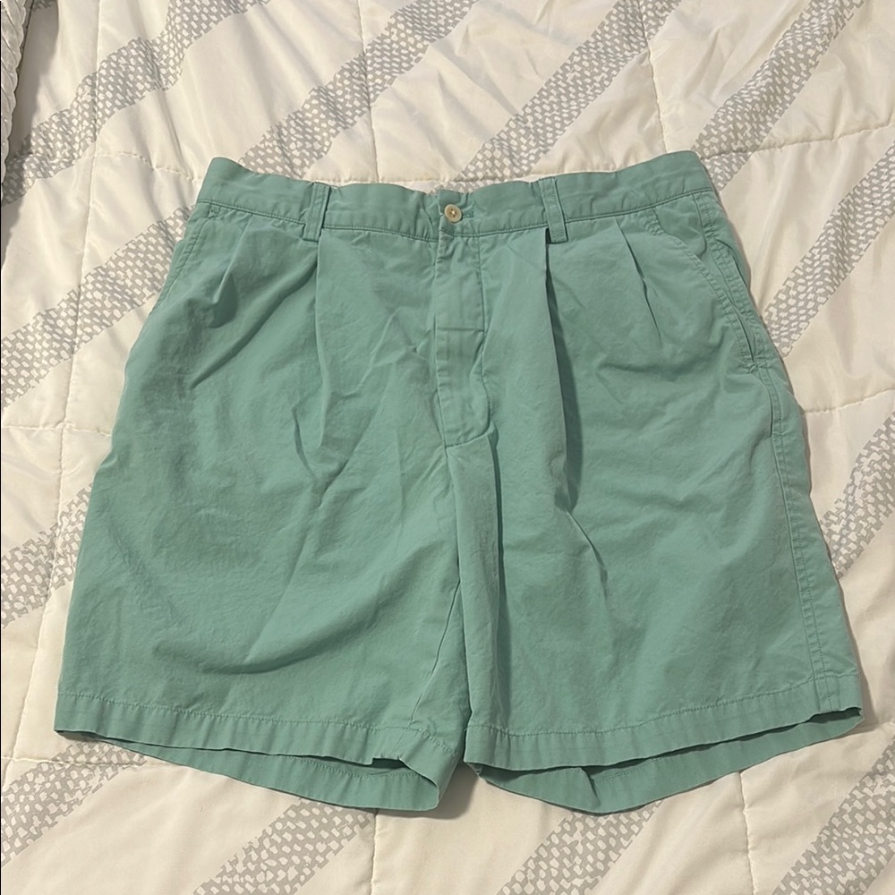 Vineyard Vines Green Men's Shorts Size 34